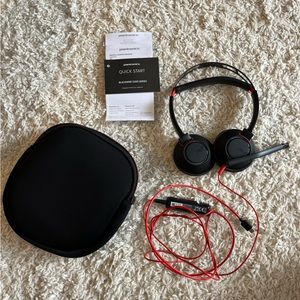 BRAND NEW Plantronics headset (w/case&cable). Adjustable w/microphone